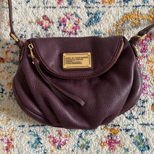 MARC JACOBS Natasha Crossbody Bag // Plum